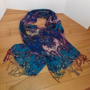V. Fraas: Cashmink multi color scarf with fringe.